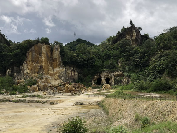 泉山磁石場